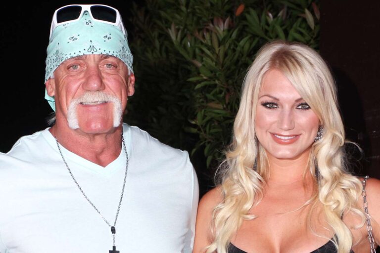 Hulk & Brooke Hogan at McCarran Airport